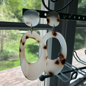 NEVER WORN BRAND NEW dangling earrings